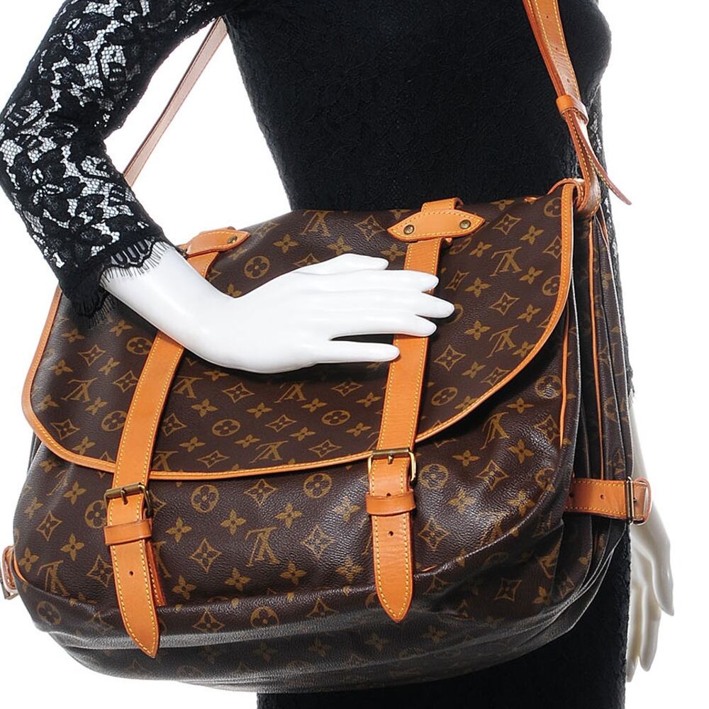 ⭐🔥AUTHENTIC🔥⭐Louis Vuitton Monogram Saumur 43